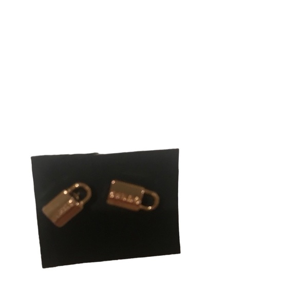 Guess gold earrings nwot​​​​​​​ - Picture 1 of 4